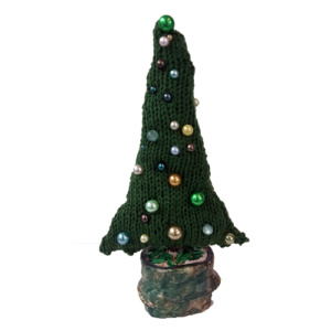Kerstboom gebreid met kralen
