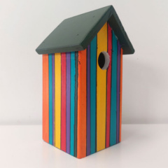 Nestkastje Bont gekleurd